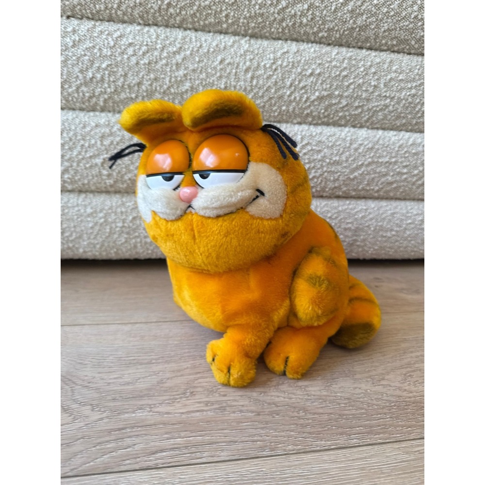 Vintage 1981 Dakin Garfield Plush Sitting Cat Stuffed Animal Toy United Feature